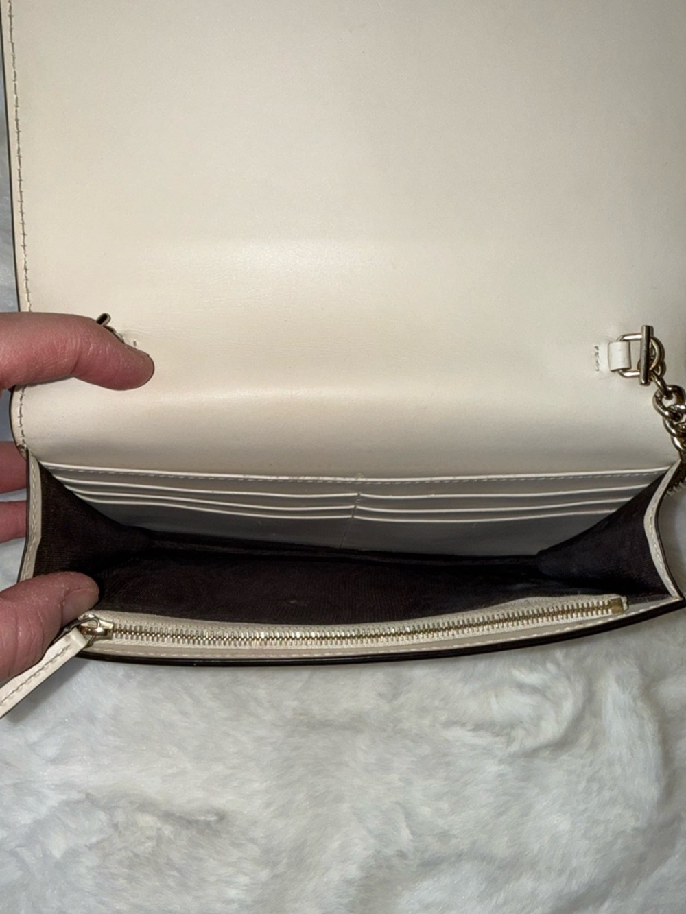 Gucci Guccissima Leather Wallet on a Chain - Picture 9 of 16